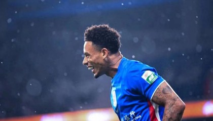 半岛体育APP-积分转正+排名反超！上海德比，申花“拉爆”海港|上海申花|上海海港|拉唐|斯卢茨基|特谢拉_新浪体育_新浪新闻