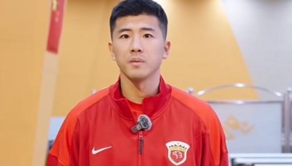 半岛体育-新赛季转战B队，李圣龙：希望把经验传授给年轻队员