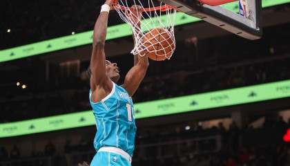 半岛体育-大胜绿军！迪亚巴特：强硬的身体对抗&amp;冲击篮下让我们占据上风