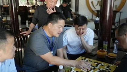 半岛体育官网-同里杯决赛战成1比1，一场精彩对局引来了哪两位天元赛故友|围甲|刘世振|常昊|王星昊|上海_新浪体育_新浪新闻
