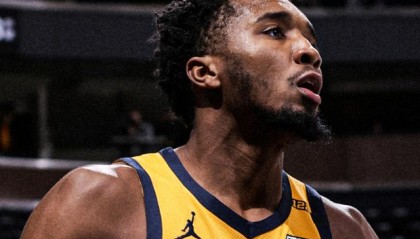 六连胜下起三分雨 爵士冲上西部第二紧逼湖人