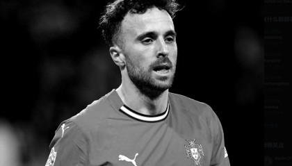 体坛周报驻西班牙记者：若塔出事的高速路况很糟糕，坑洼不平还总再修