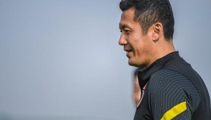 半岛体育-02世界杯23人共7人执教一线队 苏媒赞杨晨好大哥