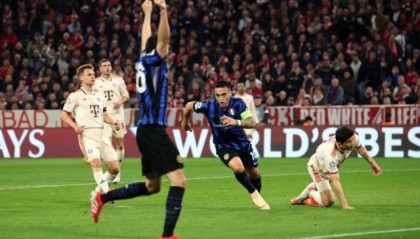 半岛体育APP-孔帕尼计划失败凯恩掉链子，拜仁的幼稚病又犯了