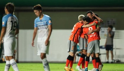 半岛体育官方网站-广州城一夜回到解放前 连丢4球后防问题再次暴露