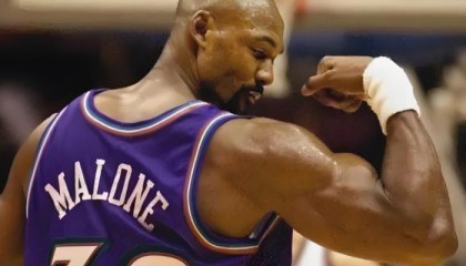 半岛体育官方网站-NBA光头阵容有多猛？这5人凑一起 总冠军能拿到手抽筋|乔丹|奥尼尔|沙奎尔-奥尼尔|查尔斯·巴克利|凯文-加内特_新浪体育_新浪新闻